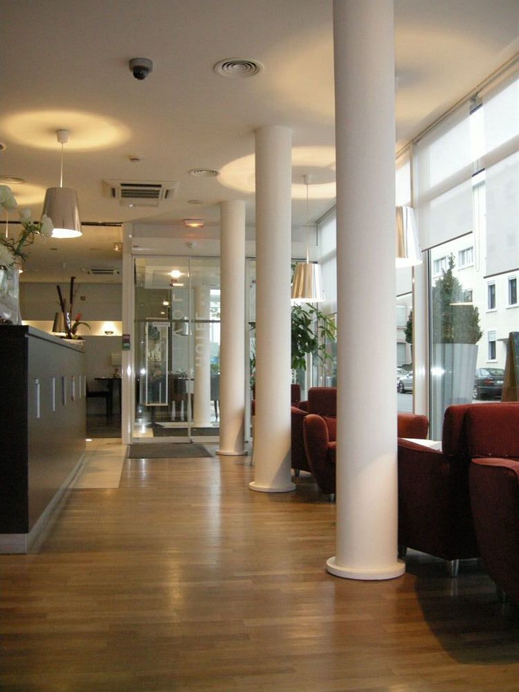 Hotel Restaurant Tivoli - Basel Airport Унінг Екстер'єр фото