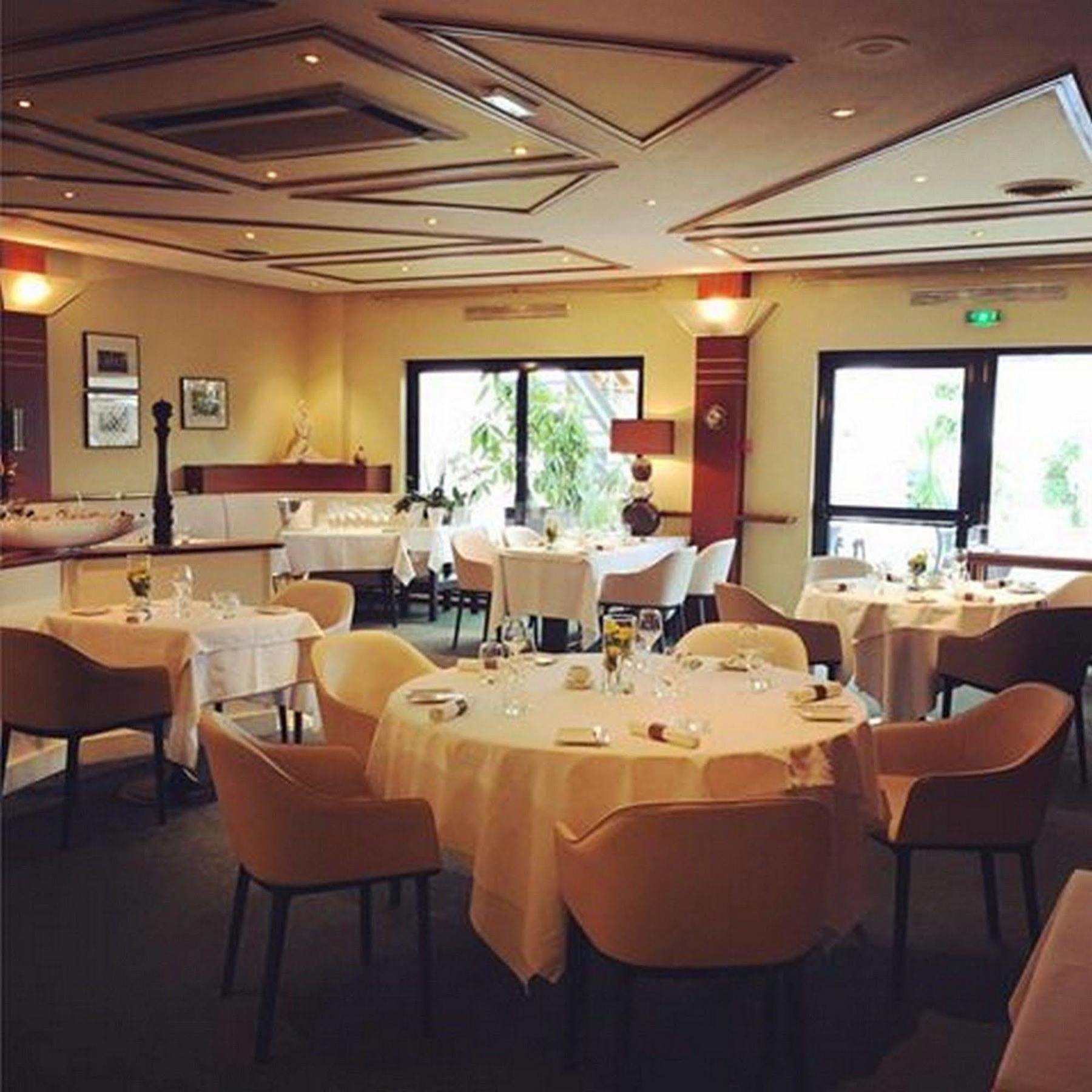 Hotel Restaurant Tivoli - Basel Airport Унінг Екстер'єр фото