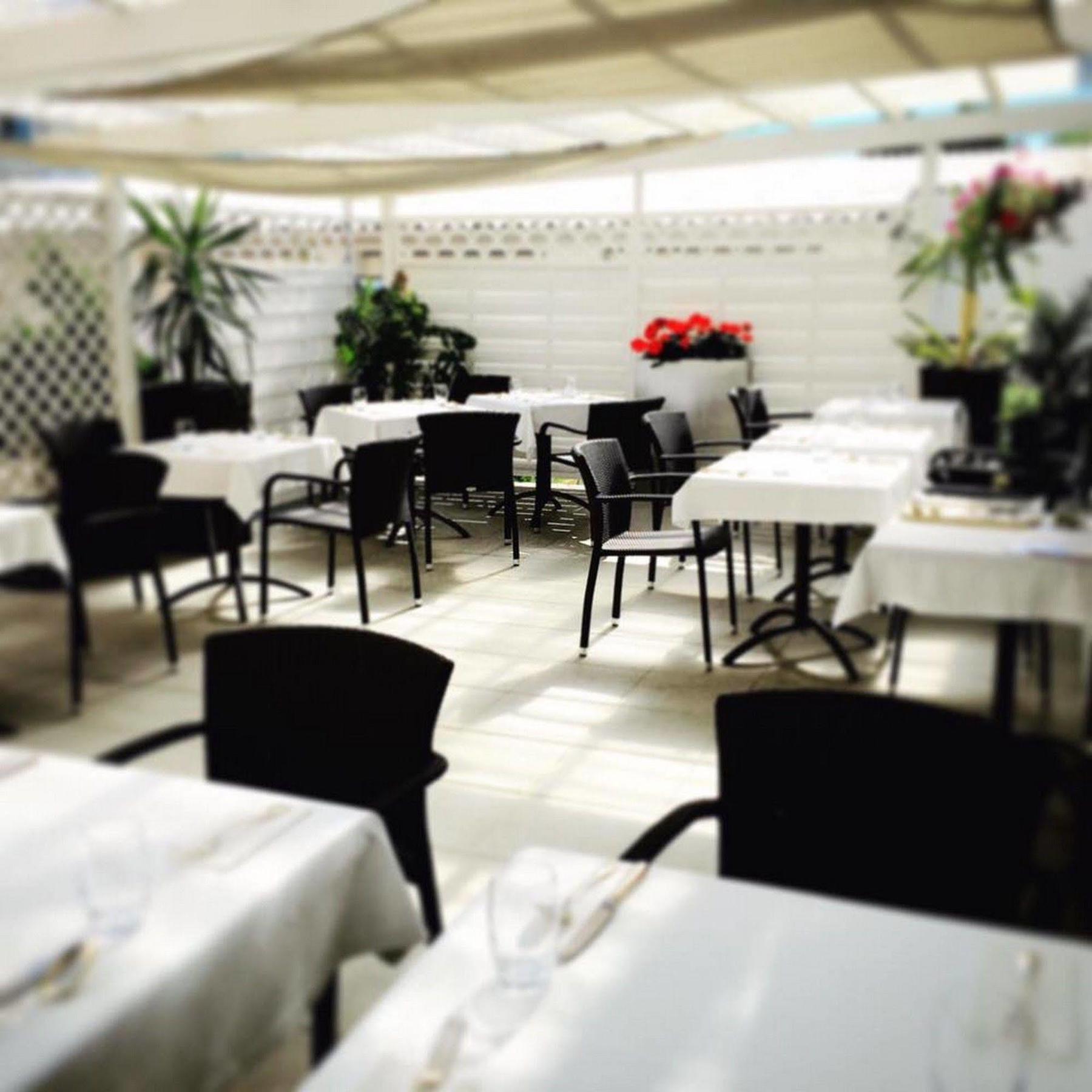 Hotel Restaurant Tivoli - Basel Airport Унінг Екстер'єр фото